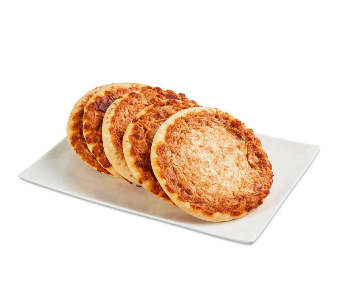 Are pizza buns the most underrated Canadian food?