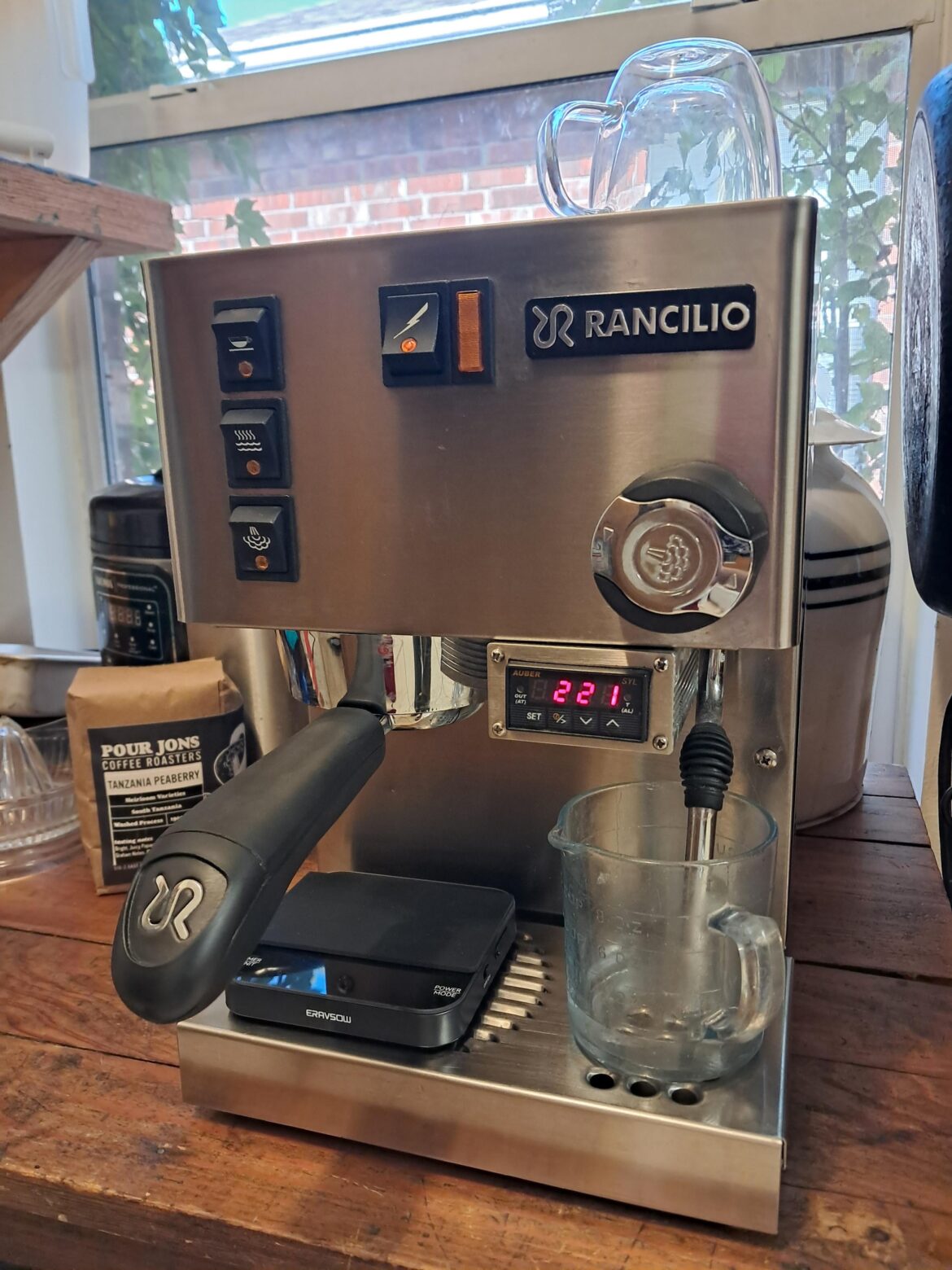 Finally achieved my dream of having a nice home machine! Got this Rancilio Silvia for $200!