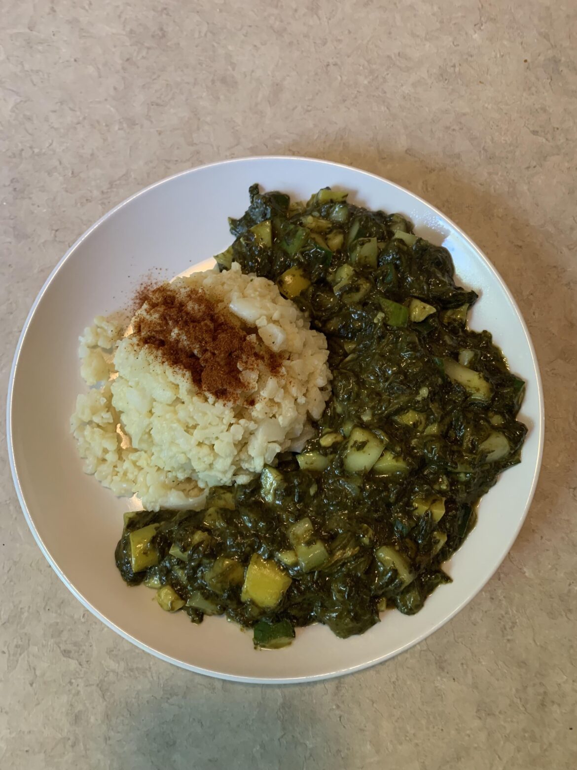 Massive plate of spinach curry + cauliflower rice = 250 calories!