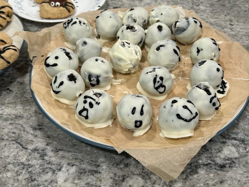 First time working with white chocolate melting wafers, do you think it’s obvious? 🤣