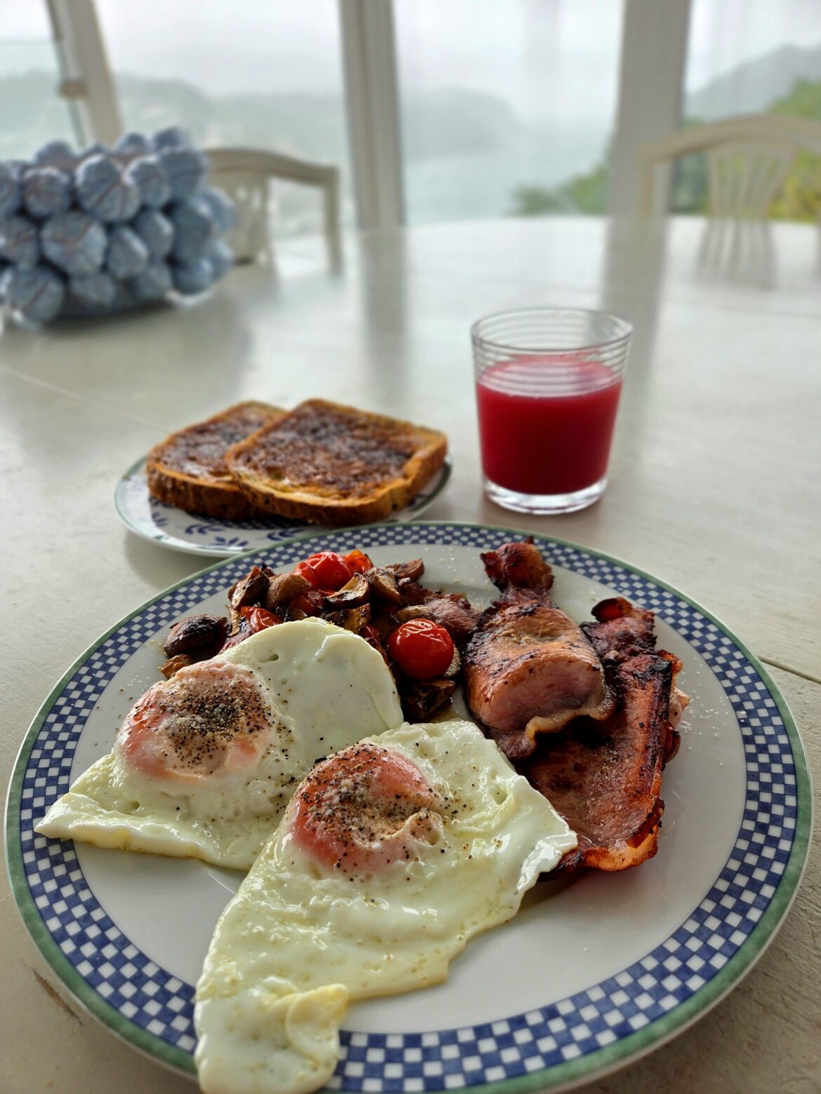 Breakfasty lunch Breakfasty lunch