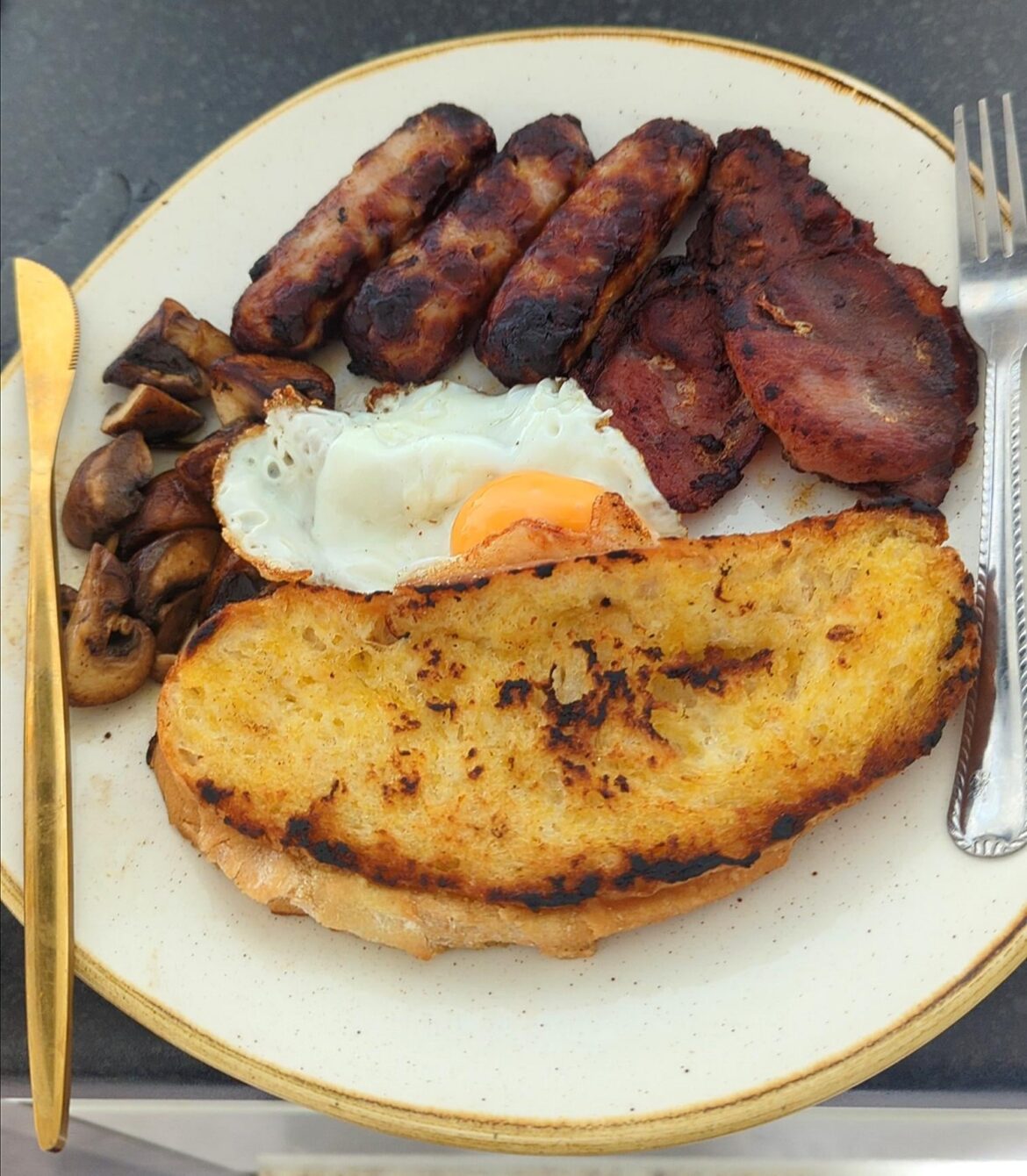 Not a fan of beans or tomatoes so left them off. Yes I like my food extra crispy lol