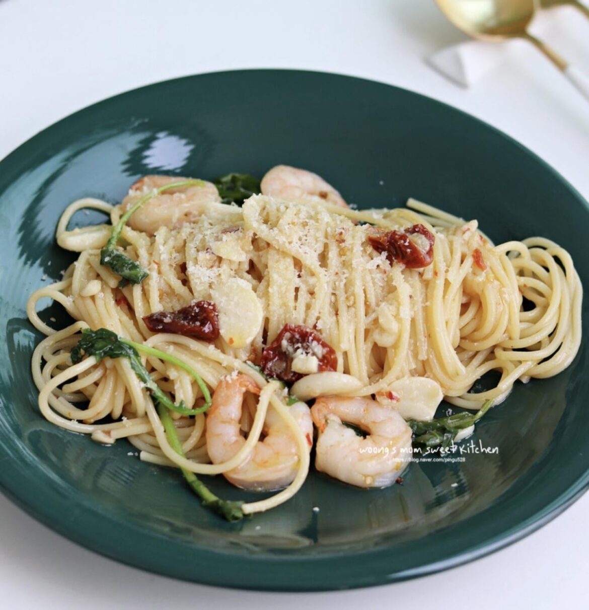 Shrimp aglio e olio pasta