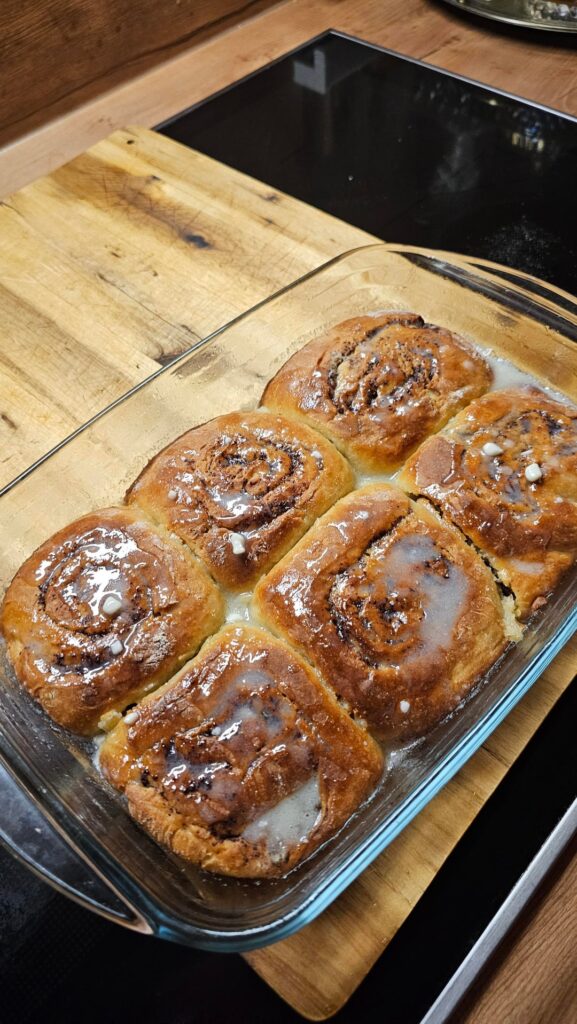 I made cinnamon roles from scratch for the first time🥰
