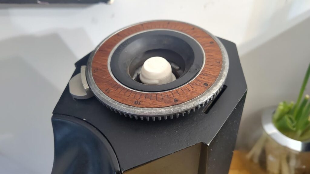 I made a wood veneer grind-setting disc for my grinder :D