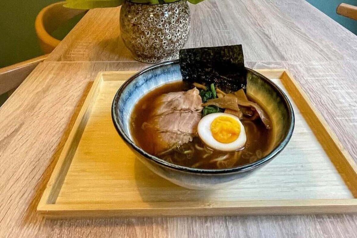 The bistro that combines Japanese cuisine and French pastries The bistro that combines Japanese cuisine and French pastries