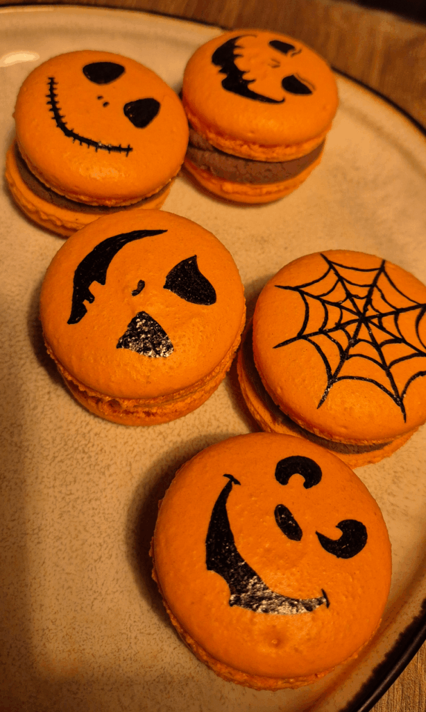 Repost, deleted because I was insecure about grainy ganache. It's a learning process though.