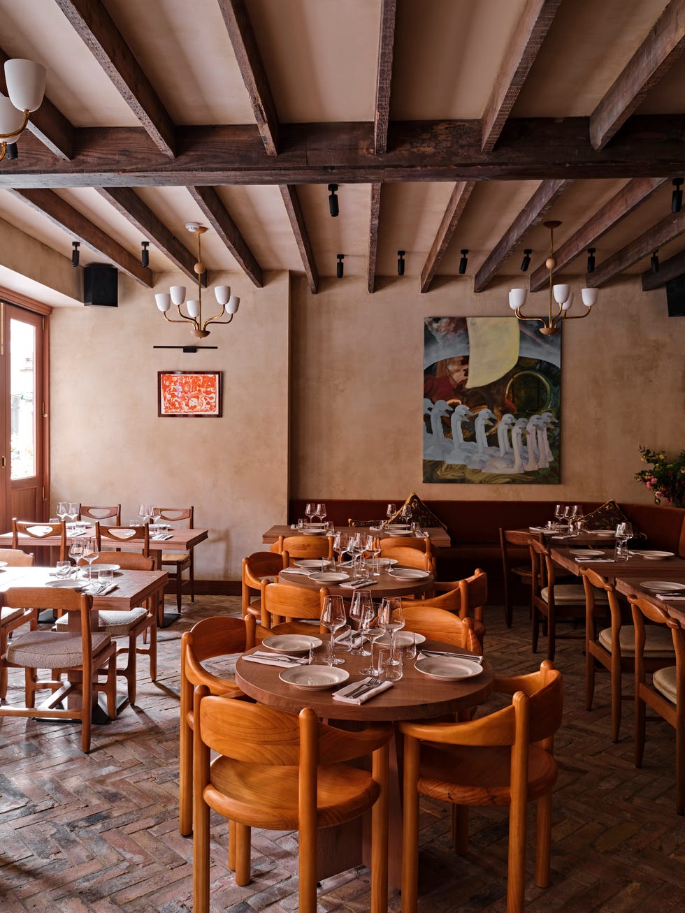 lita interiors with tables and chairs