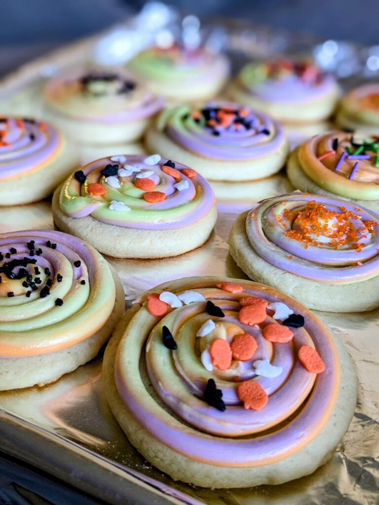 Halloween baking with my kiddo! Halloween baking with my kiddo!
