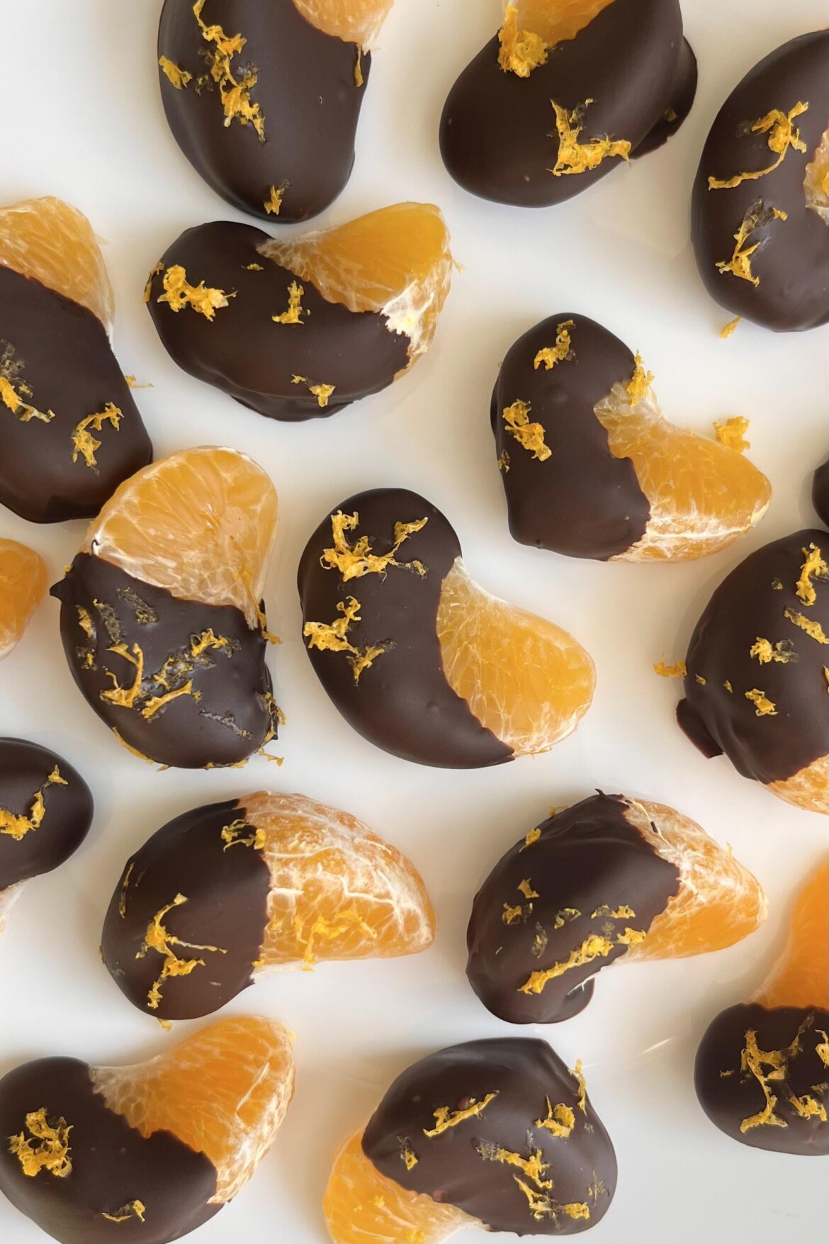 Easy chocolate dipped clementines