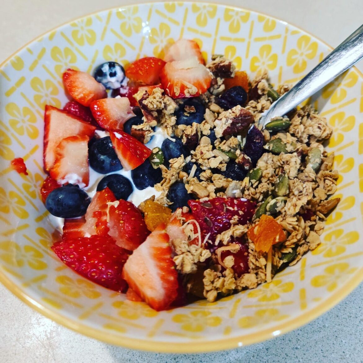 Greek yogurt, fresh fruit, and homemade granola. https://cuisinewithme.com/easy-and-healthy-vegan-granola/?fbclid=IwY2xjawNa0xJleHRuA2FlbQIxMQABHojG0yX8SdZNzI0eTG4rfYAF5gR1zef9OB-KoYIDVJxyAUWEJkgloc6h4VE7_aem_pRAe0PP98jhrBMIptypB-Q