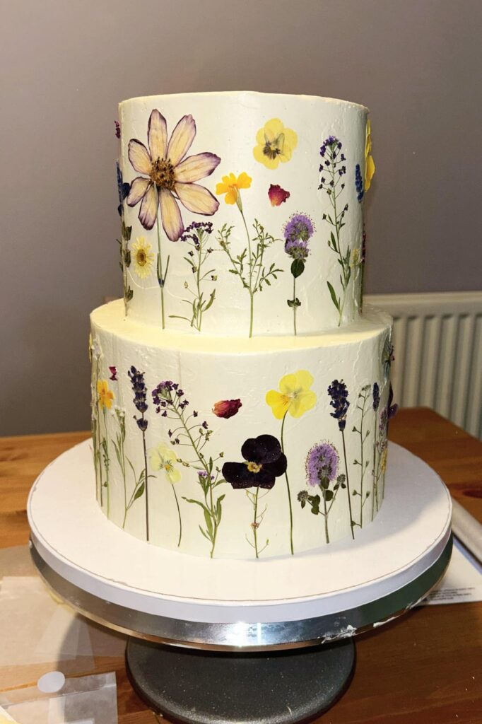 I made my friends’ wedding cake