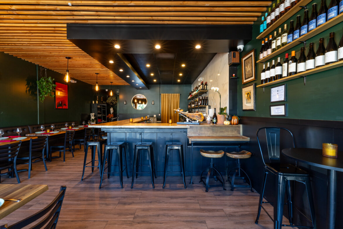 Unidos Restaurant & Wine Bar Opens Unidos Restaurant & Wine Bar Opens