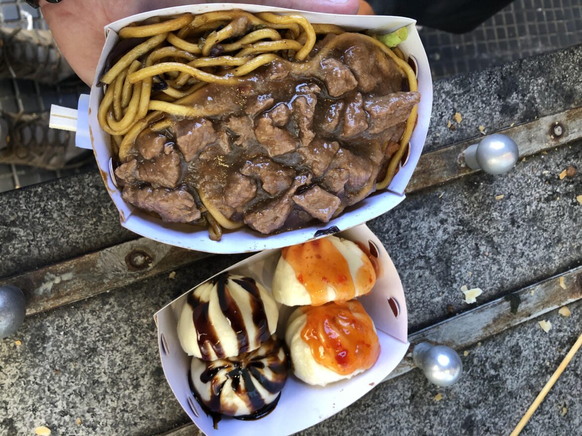 Incredible Yakisoba and nikuman in the Japanese neighborhood of liberdade, São Paulo, Brazil