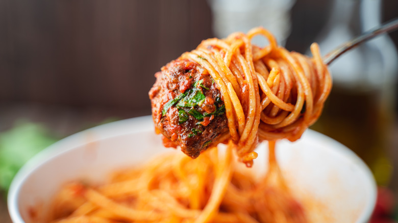 Spaghetti and meatball