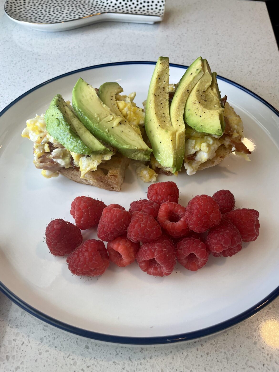 Avocado, eggs & bacon
