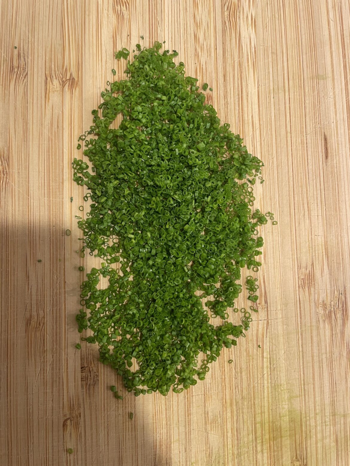 Cutting a cup of chives every day until this Reddit says they’re perfect. Day 21