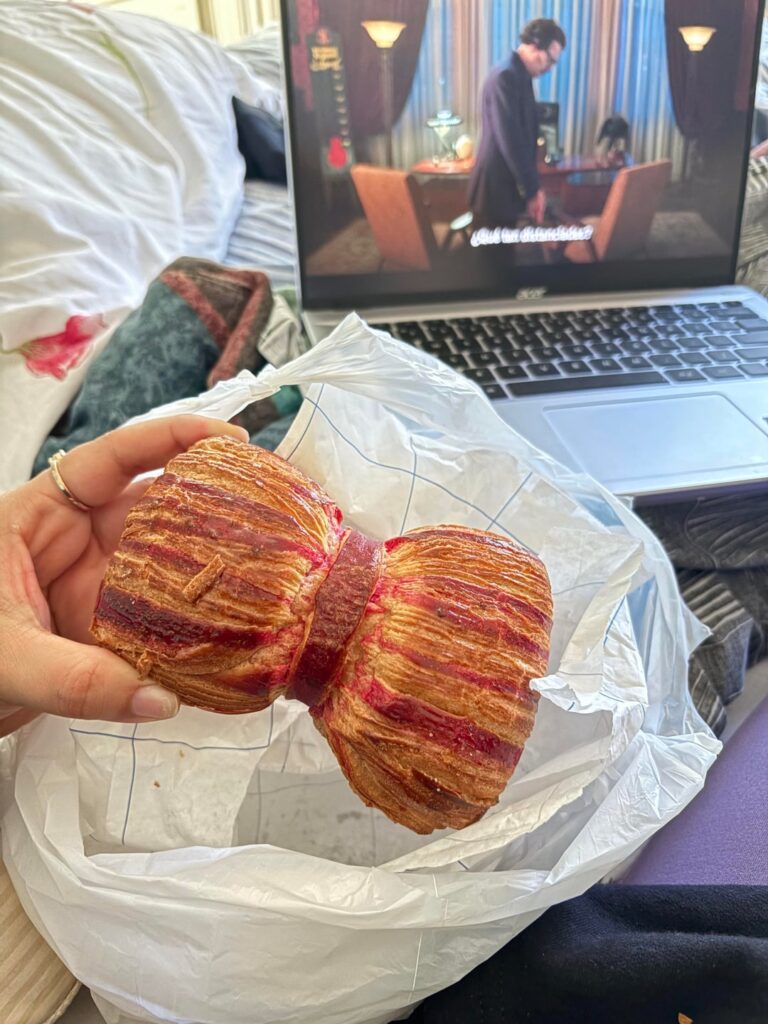 Look what this bill is filled with cream and red fruits🎀🤩👅