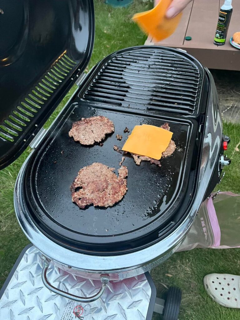 Pineapple cheeseburgers