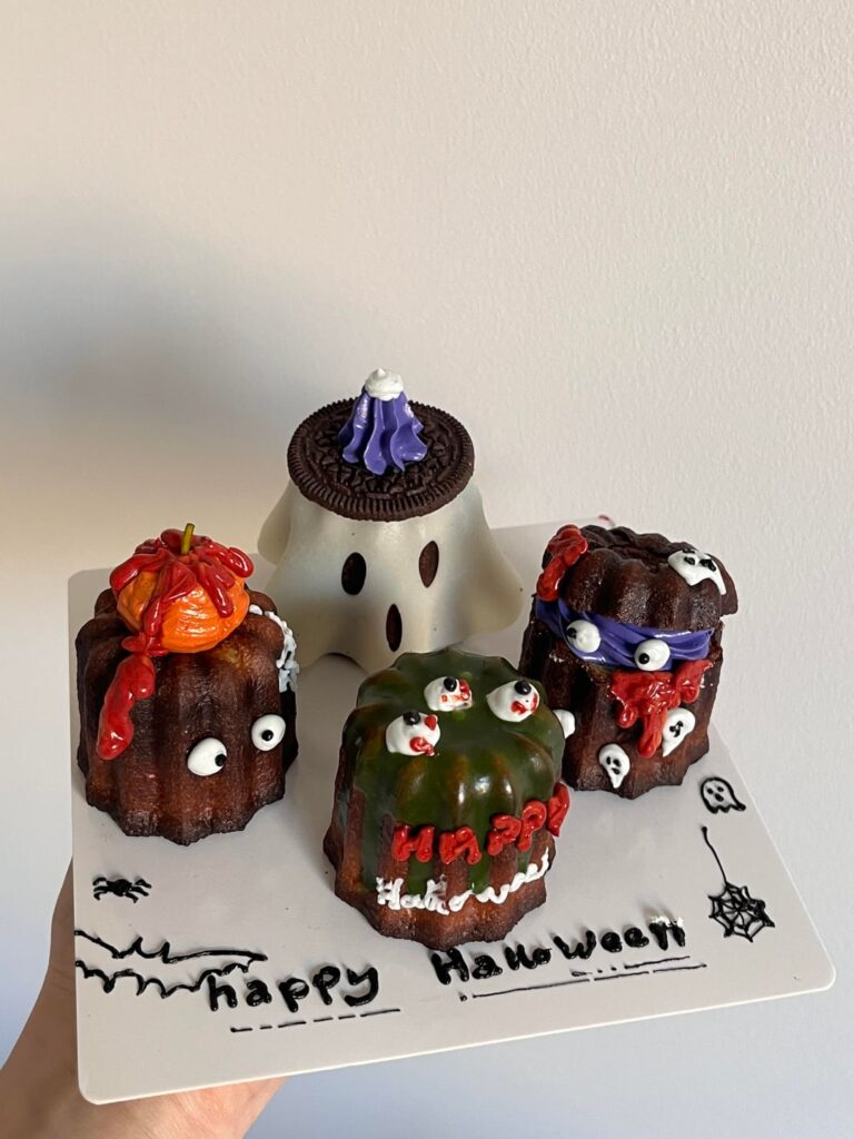 Oh this is the cutest Halloween dessert set I’ve made for this year!