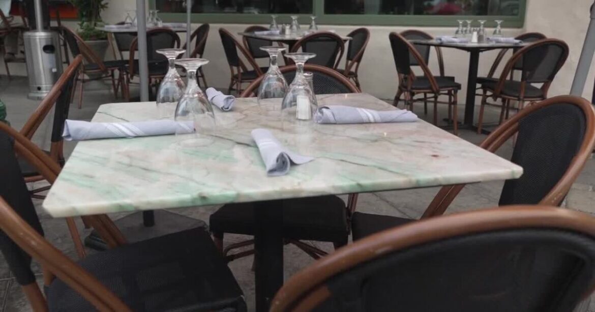 Restaurant closures rise as consumers cut back on dining out spending