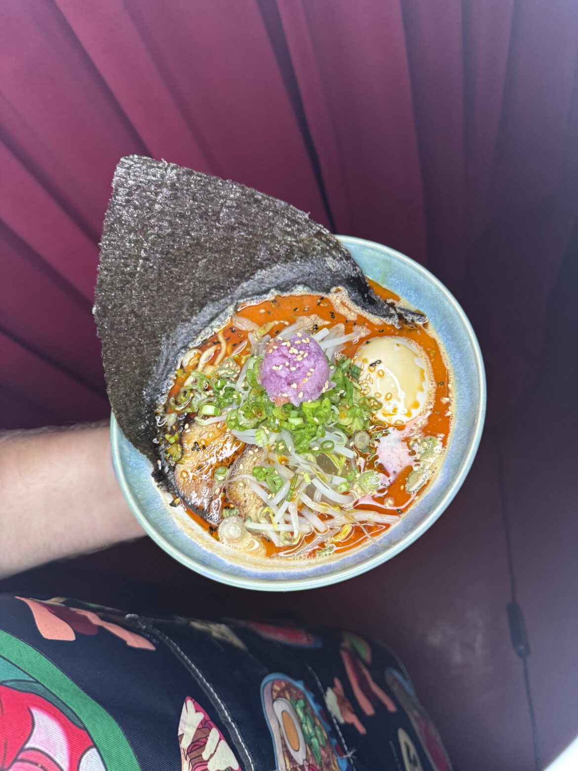 Spicy miso ramen w red onion