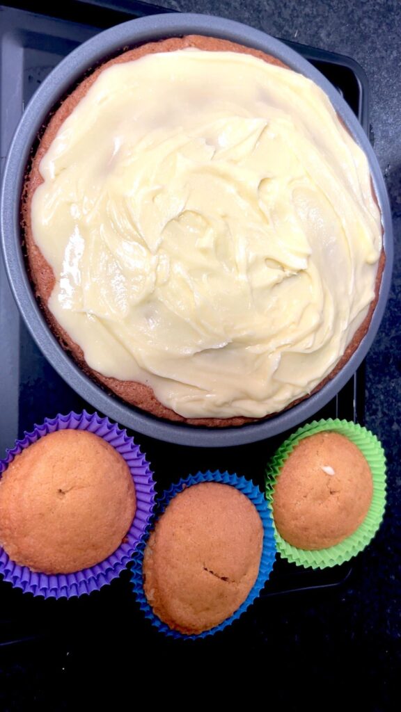 Homemade cake 🍰 & cupcakes 🧁