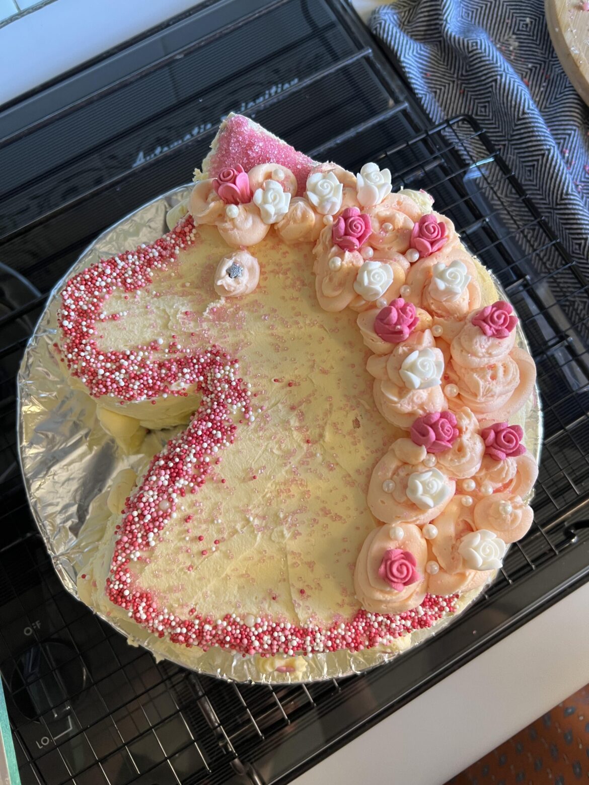 Had the absolute pleasure of making my bestie her birthday cake! It’s a double layer chocolate cake! [OS]