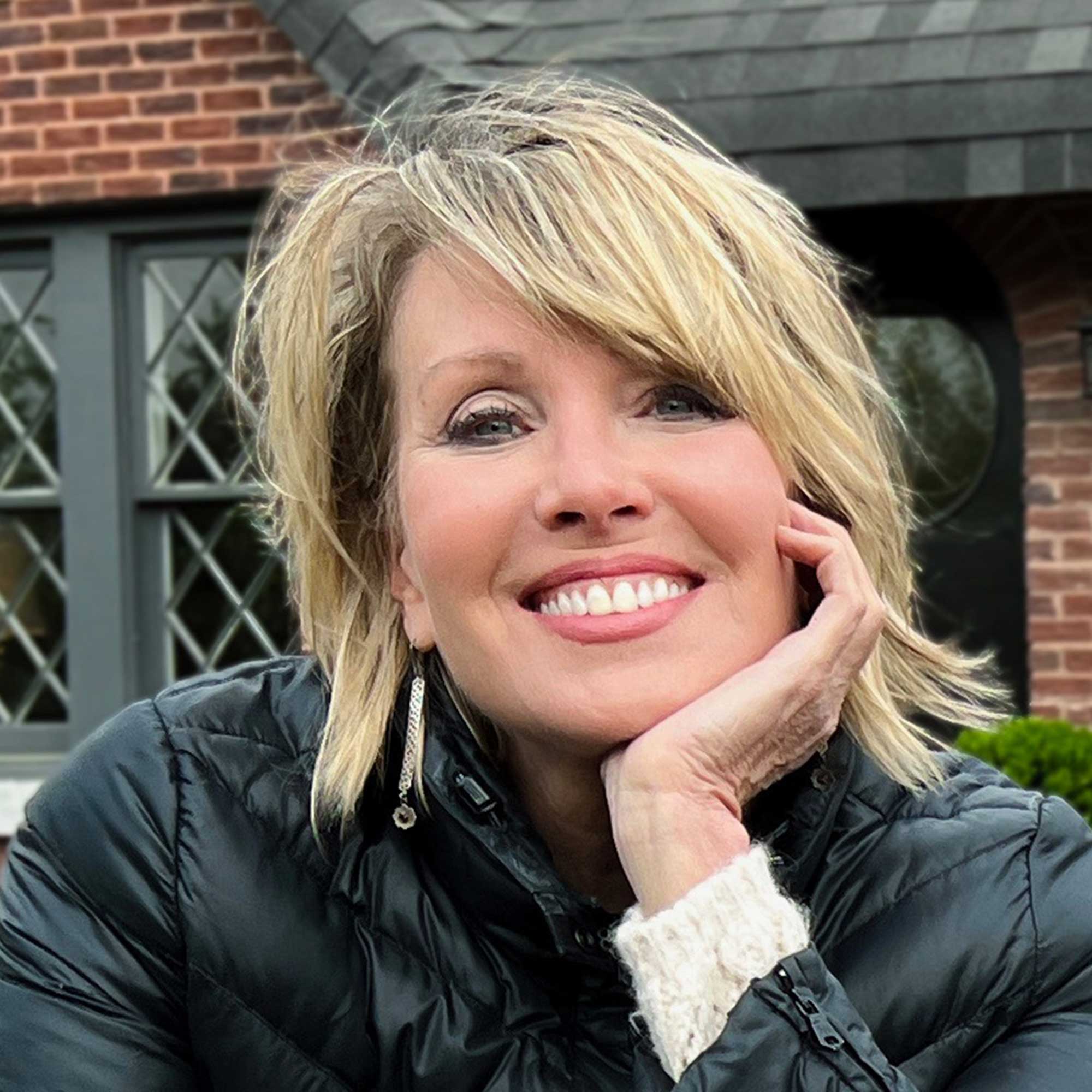 headshot of Linda Vater