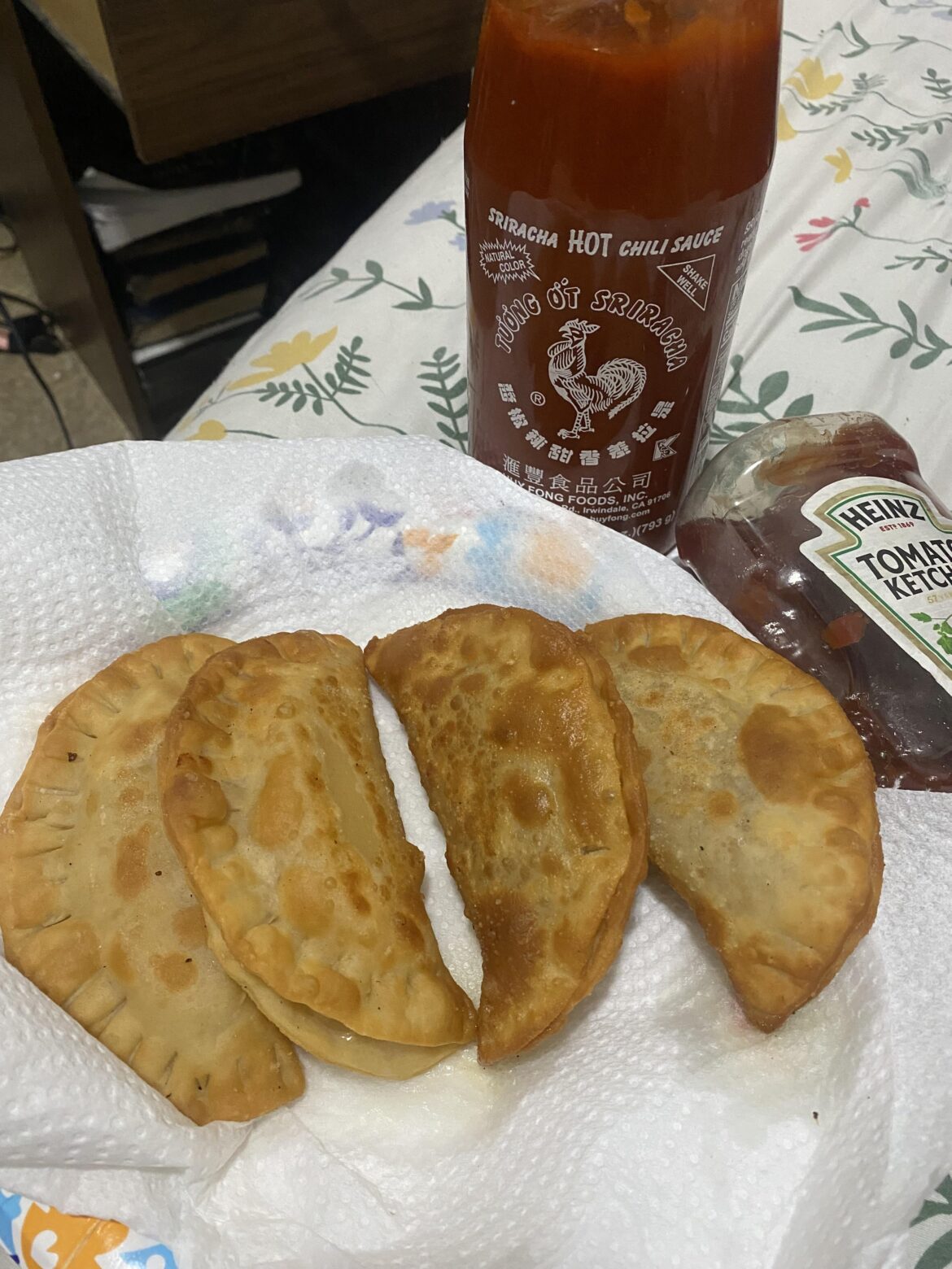 Cheese& chicken Empanada