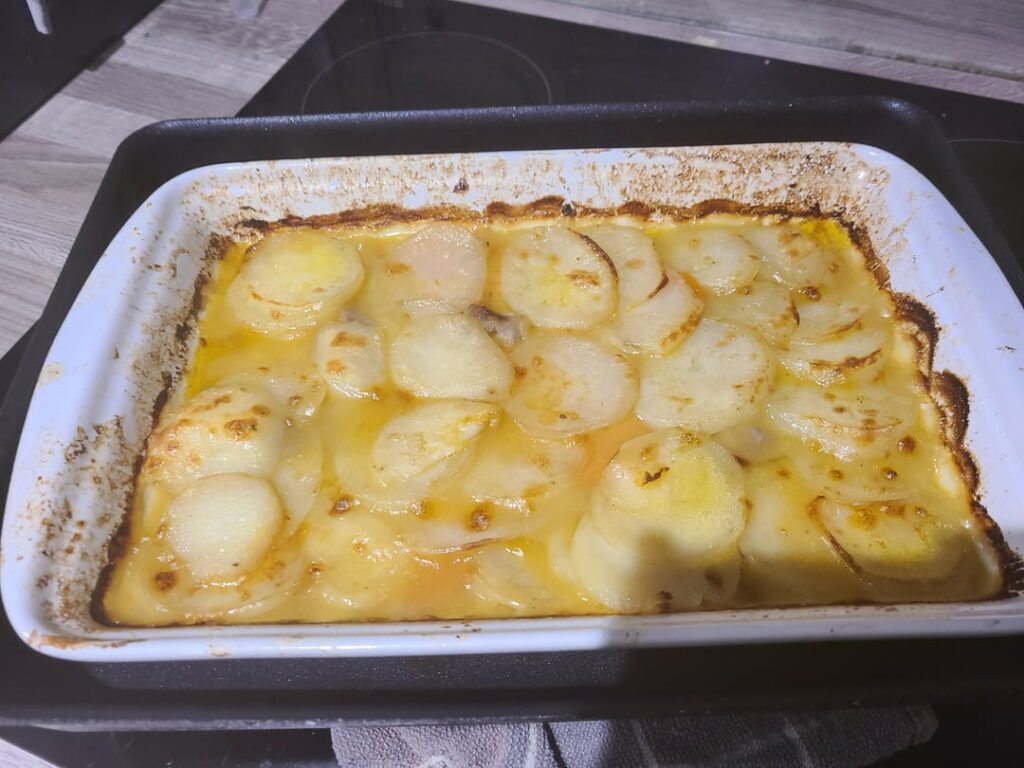 First Time Doing A Hotpot. Really Happy With it