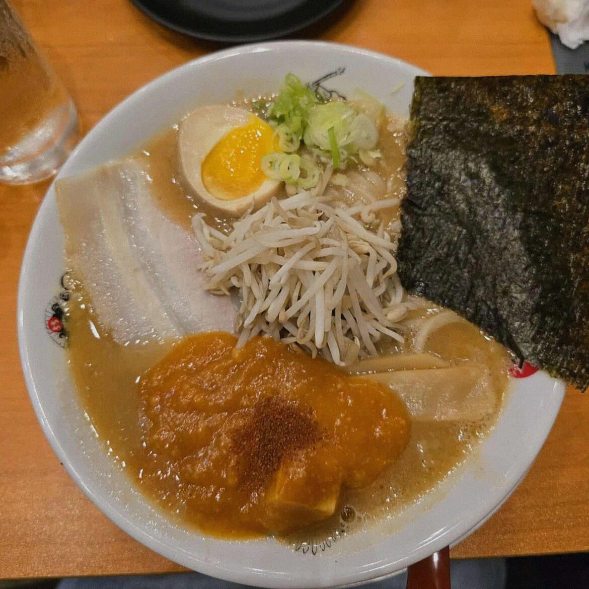 Can anyone help me identify what kind of ramen is this? This was a ramen I ate earlier this year but my friend ordered it for me and idk what it’s called. Been wanting to get one again