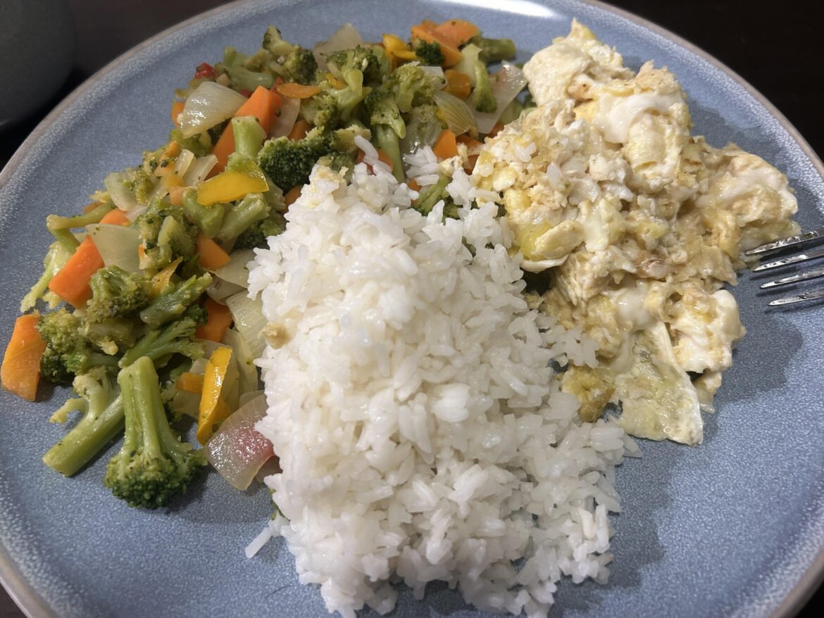 Green Giant Italian vegetable stir-fry, scrambled eggs and some rice for supper 500ish calories.