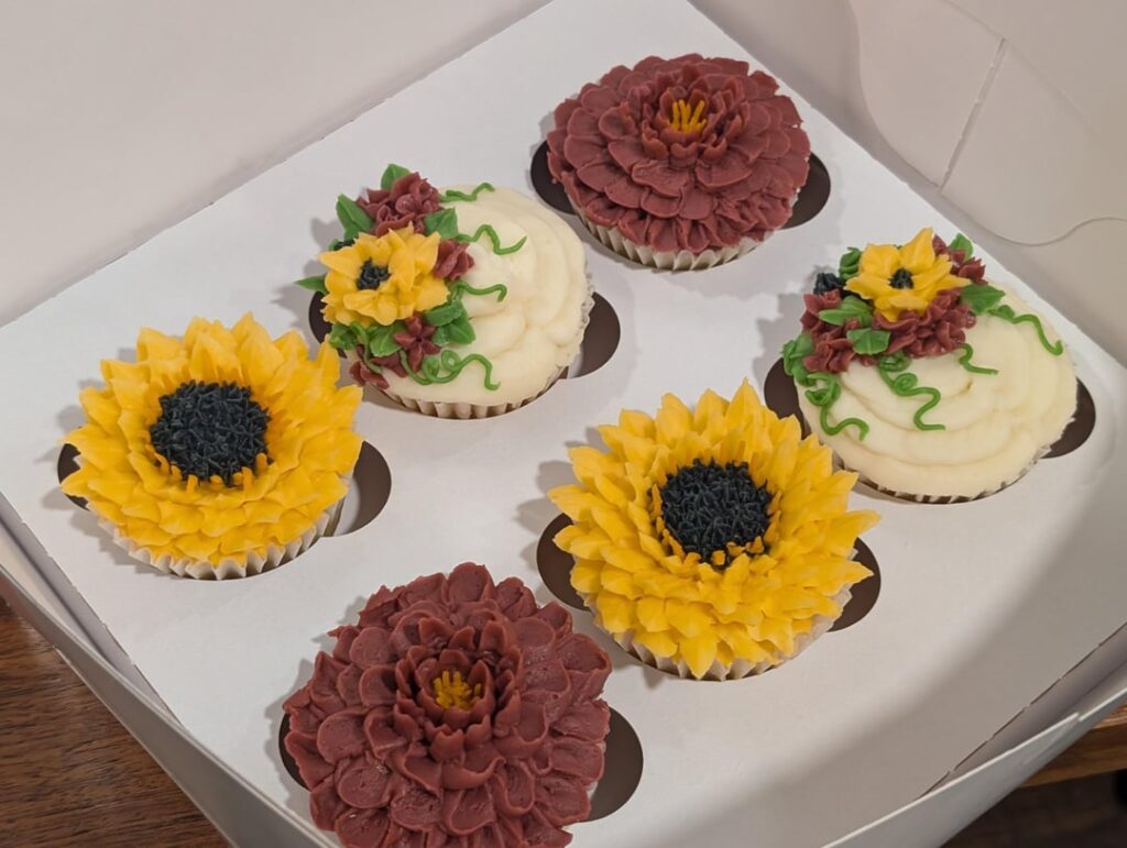 Took a cupcake decorating class today.