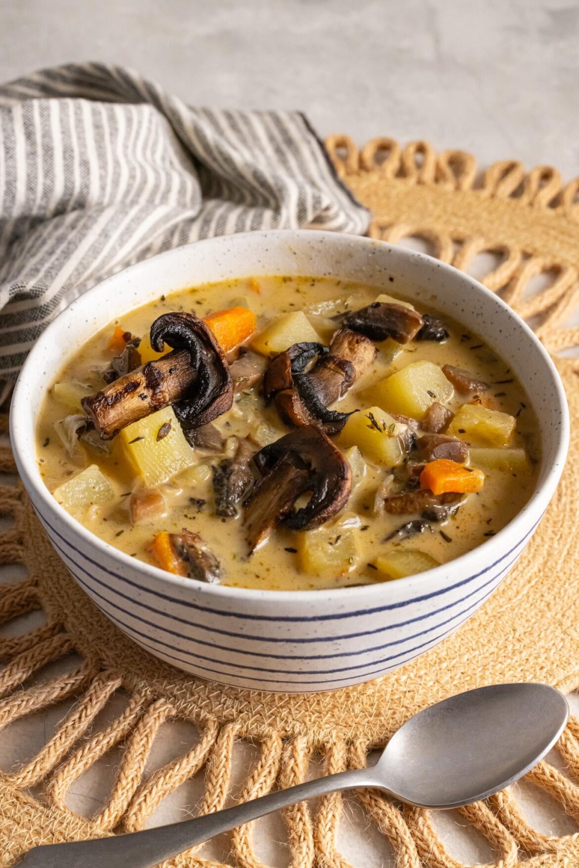 Easy Creamy Potato and Mushroom Soup