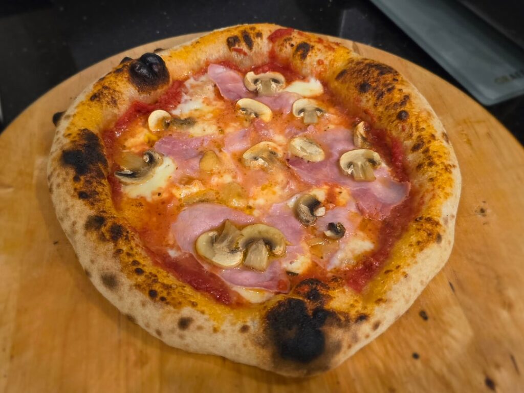 Unold Luigi oven, 63% hydration, 24h room temp fermentation, direct dough
