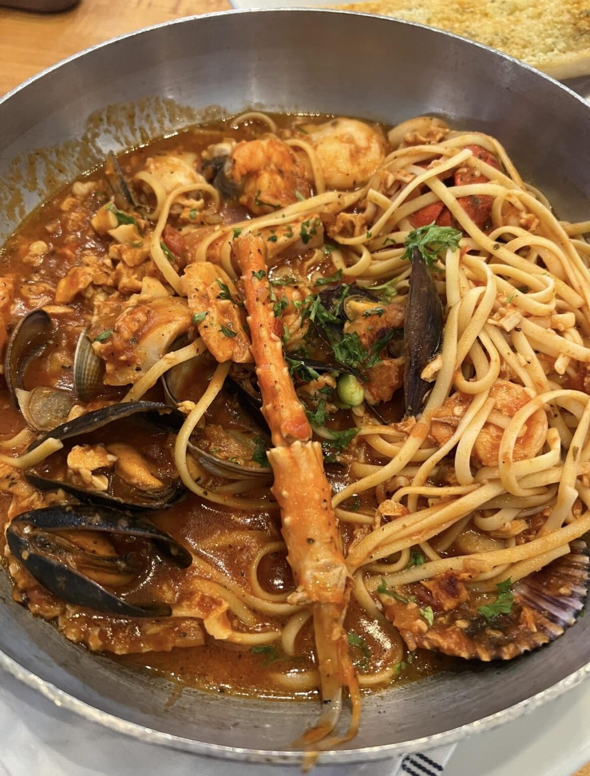 Seafood linguini