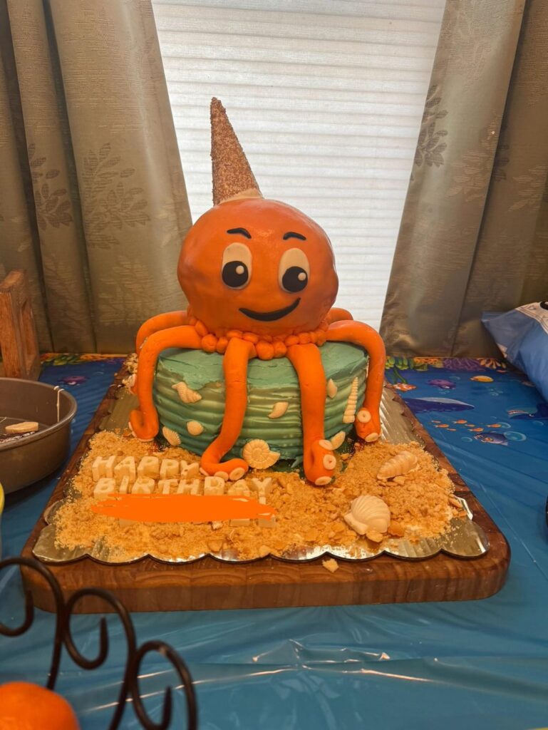 Octopus cake and beachy cake balls Octopus cake and beachy cake balls