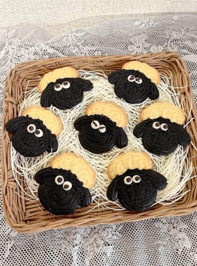 These Shaun the Sheep cookies turned out way too cute to eat 😅🐑