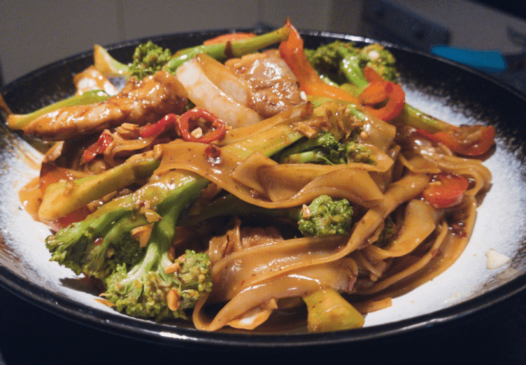 Spicy Char Kway Teow/Pad See Ew hybrid