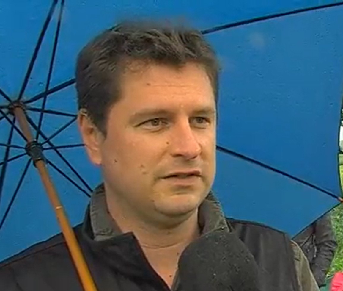 Jean-Mathieu Dauvergne being interviewed on France 3.