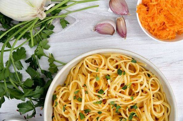 Linguine and Butternut Aglio e Olio for Voraciously Boxgrater pasta story