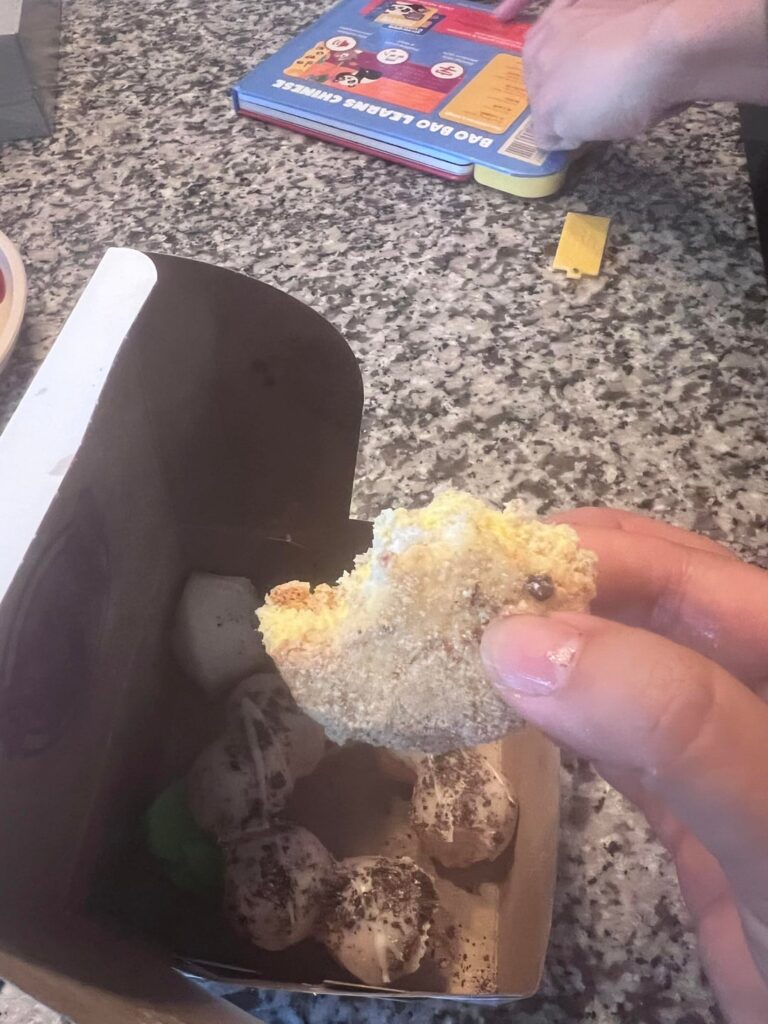 What is this phillipino dessert? Not so sweet, crispy(ish) wafer in the outside, cream(?) on the inside