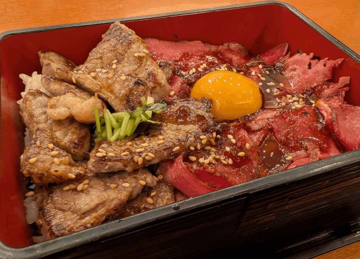 a roast beef and steak bento