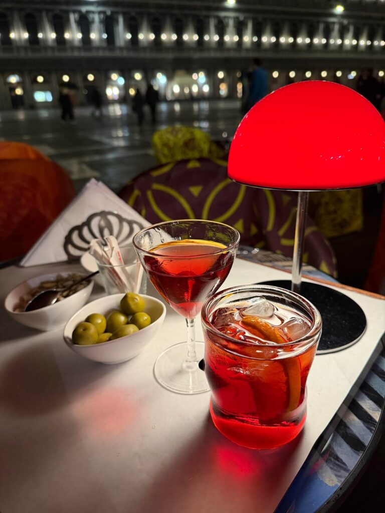 Quadri (*) Venice (+Aperitivo & upside-down winged lion) Quadri (*) Venice (+Aperitivo & upside-down winged lion)