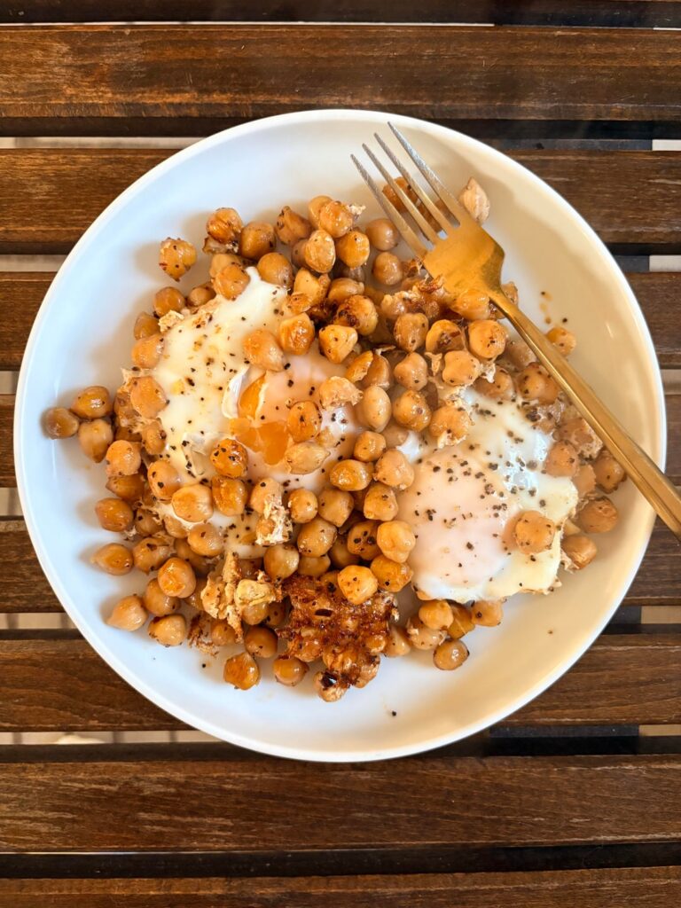 Crispy Chickpeas & Eggs Crispy Chickpeas & Eggs