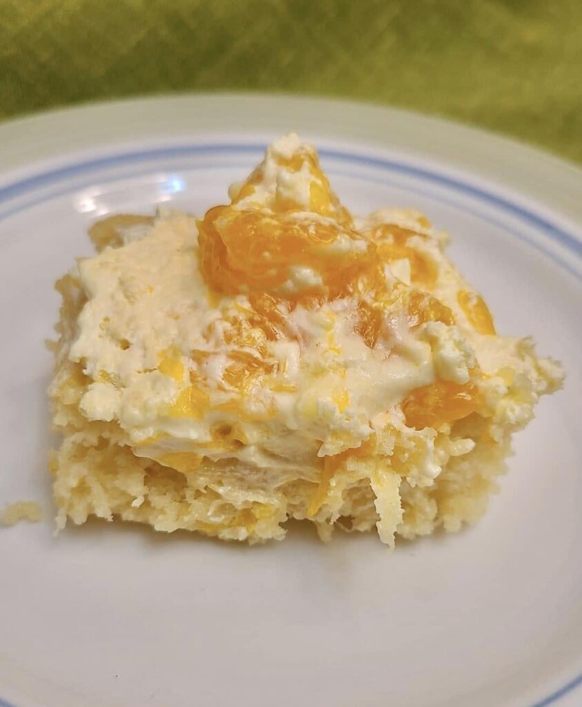 This Orange Creamsicle Cake🍰 is fluffy and just the right amount of sweetness per serving! RECIPE BELOW
