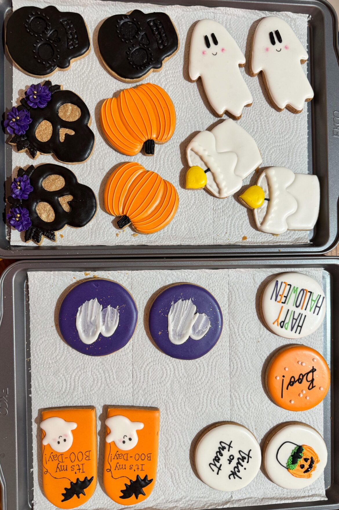 Tried my hand at Halloween cookie decorating — what do you think? 👻🎃.  Happy Halloween! btw