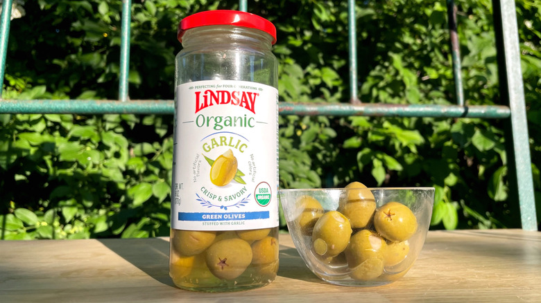 Lindsay Organic Garlic Olives