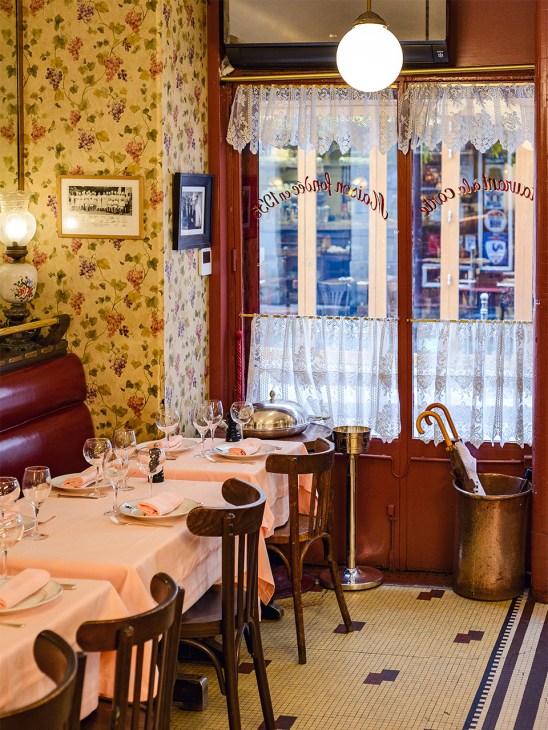 Interior of La Poule au Pot, Paris 